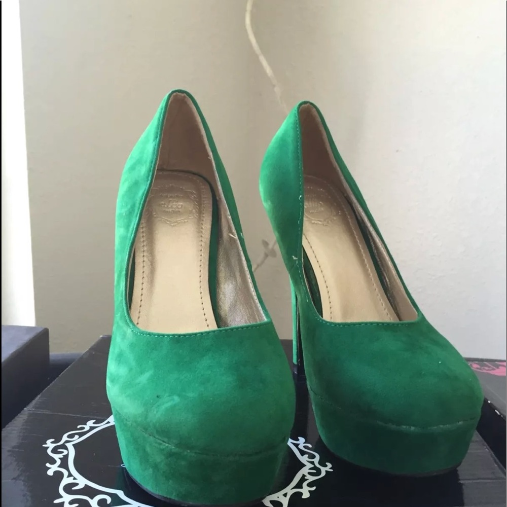 Almost new green suede